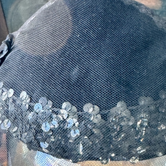 Vintage Elegant Black polka dot lace veil sequined, velvet fascinator - Picture 9 of 12